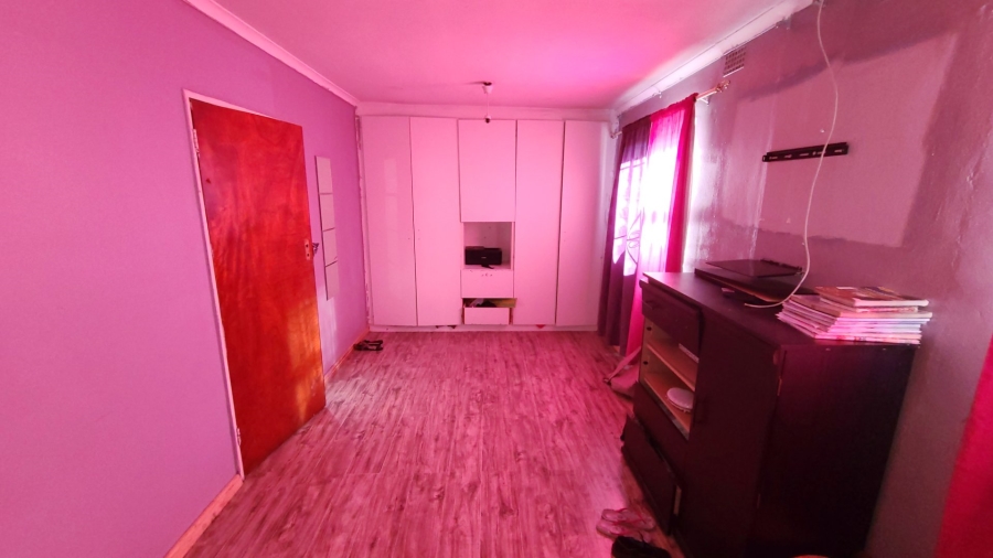 5 Bedroom Property for Sale in Kleinvlei Western Cape